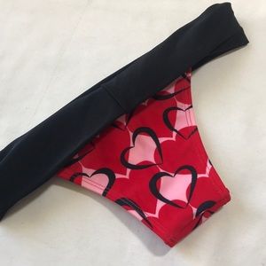 NWT Le Doux Bikini Bottoms hearts, sz M